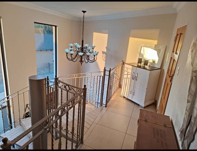 5 BEDROOM HOUSE FOR SALE IN MISTY BAY